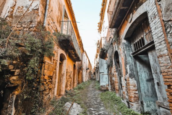 borgo abbandonato apice vecchia