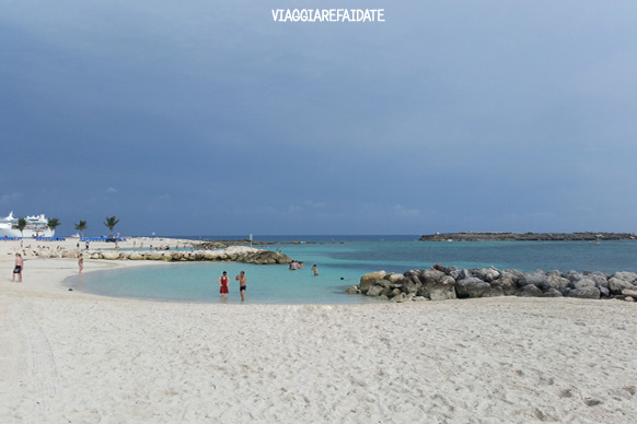 spiaggia cococay royal caribbean cococay