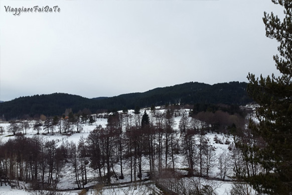 villaggio calabrese innevato viaggio fuori dal comune
