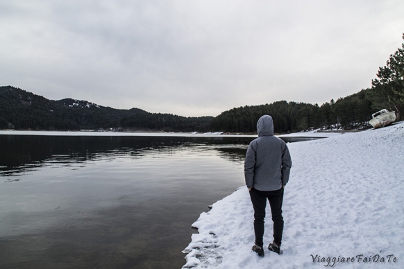 in riva al lago ampollino viaggio fuori dal comune silantreffen
