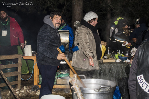 cucinare in pentoloni viaggio fuori dal comune